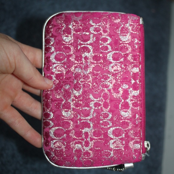NWOT Pink coach wristlet 💞 - Picture 3 of 3